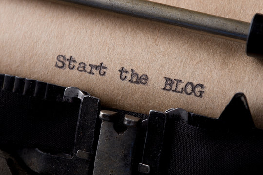 Start the blog - text message on the typewriter close-up