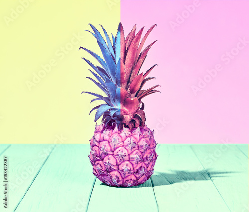 Naklejka - mata magnetyczna na lodówkę Owoce tropikalne - różowy ananas