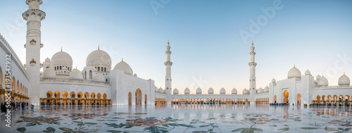 Abu Dhabi, UAE, 04 January 2018, Sheikh Zayed Grand Mosque in the Abu Dhabi, Uni Wallpaper Mural