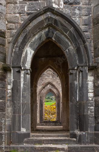 Fotografie, Obraz Arches of Old Church of Dunlewey, Ireland