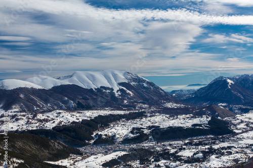 Zdjęcie XXL Zimowy krajobraz w Apeninach