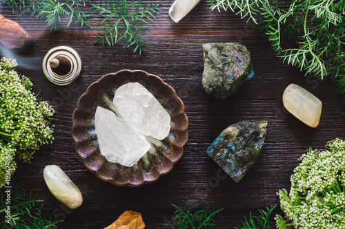 Fotografia, Obraz Ceramic Bowl of Girasol with Moonstone, Labradorite and Incense