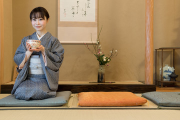 Wall Mural - 着物の女性　茶道