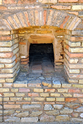 Foto Boca de un horno de pan en Italica, antigua ciudad romana cerca de Santiponce, p