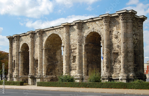 Cuadros en Lienzo Porte Mars, an ancient Roman three-arched triumphal gate - Reims, France