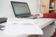 © fotonomada  - Young freelance working