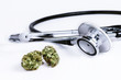 © nokturnal - Stethoskop und medizinisches Cannabis