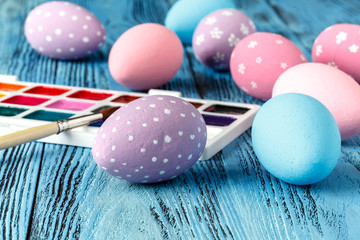  home creative ideal for easter eggs with festive paint