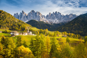 Wall Mural - Val di Funes in the Dolomites at sunset, South Tyrol. Italy