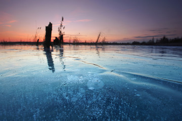 Canvas Print - Dämmerung am See im Winter