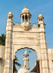 Sticker - The Haji Ali Dargah, an island mausoleum and pilgrimage site in Mumbai, India