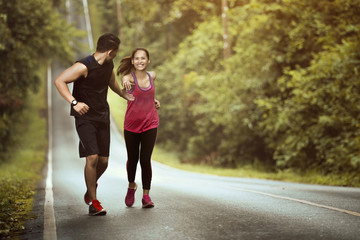 Man hand To help women A highly successful run uphill