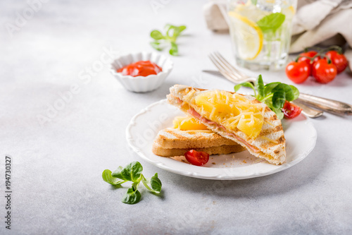 Fotomural Hot fresh hawaii toast sandwich with ham, pineapple, tomato and cheese