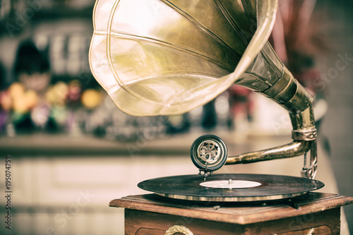 Fotomural Retro old gramophone radio. Vintage style toned photo