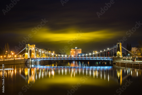 Naklejka most Grunwaldzki   most-grunwaldzki-nad-odra-w-nocy-we-wroclawiu-na-slasku