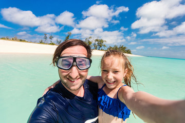 Poster - Father and daughter selfie