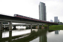 シンガポールの交通を担う地下鉄