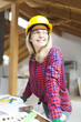 © epiximages - woman_working_loft_helmet_20_12_2017