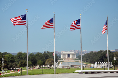 Fotografia Lincoln Memorial viewed from Washington Monument in Washington DC, USA