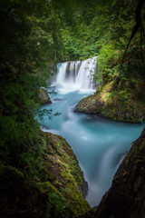 Wall Mural - spirit falls in washington, flowing in the middle of summer