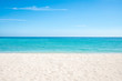 canvas print picture - Sommer, Sonne, Strand und Meer auf einer einsamen Insel in den Tropen