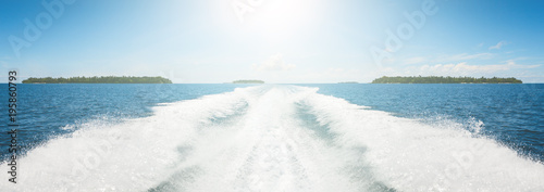 Cuadros en Lienzo Background water surface behind of fast moving motor boat in vintage retro style