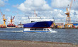 Hafenrundfahrt mit einer Barkasse durch den Kaiserhafen in Bremerhaven, Norddeutschland