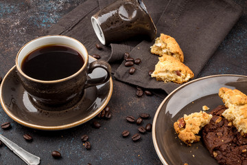 Wall Mural - Cup of coffee and chocolate chip cookies