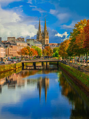 Bretagne l'Odet et la Cathédrale St Corentin à Quimper 