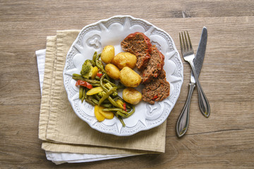 Wall Mural - Meatloaf, potatoes and vegetable dinner