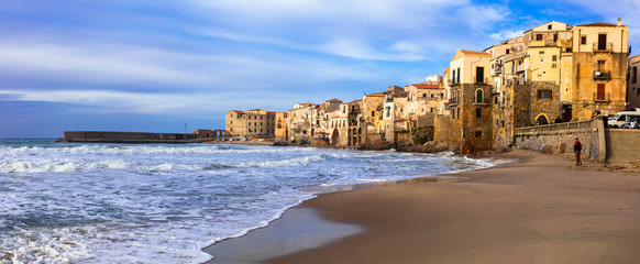 Canvas Print - Italian holidays - beautiful coastal town Cefalu in Sicily