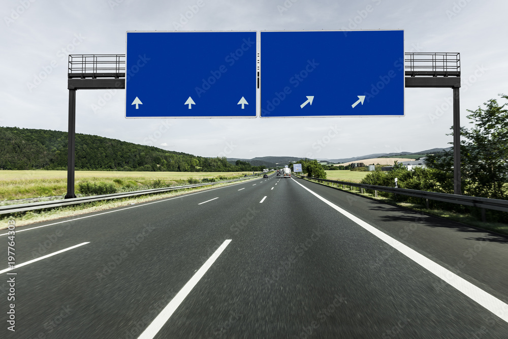 Autobahnschild - obrazy, fototapety, plakaty 