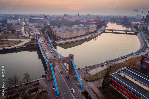 Naklejka most Grunwaldzki   widok-z-lotu-ptaka-na-most-grunwaldzki-nad-odra-we-wroclawiu