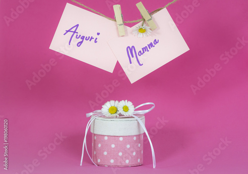 Auguri Mamma Biglietto Con Sfondo Rosa Per Messaggio Di Compleanno O Festa Della Mamma Buy This Stock Photo And Explore Similar Images At Adobe Stock Adobe Stock