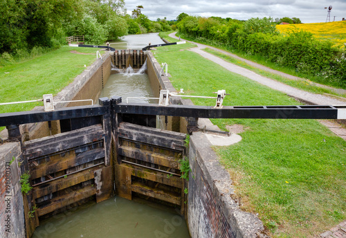 Fotografía Caen Hill Locks on Kennet and Avon Canal near Devizes in Wiltshire South West En
