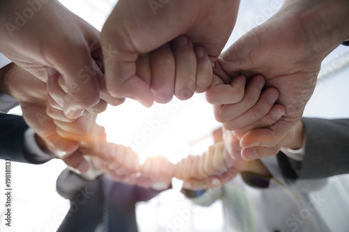 Fotografía group of people joined their hands