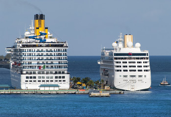 Cruise Ships In Nassau