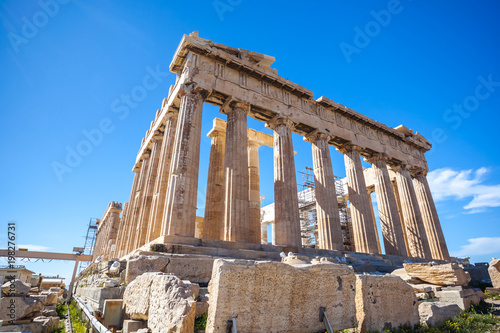 Zdjęcie XXL Świątyni Parthenon w słoneczny dzień. Akropol w Atenach, Grecja