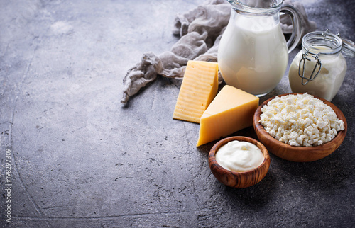 Fotografía Assortment of various dairy products.