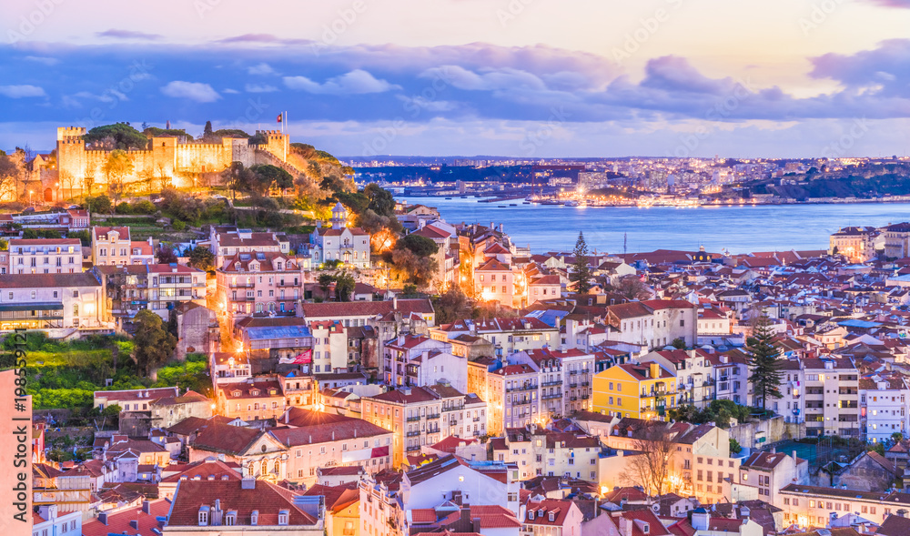 Obraz na płótnie Cityscape of Lisbon at twilight, Portugal w salonie