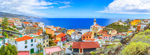 Cuadros en Lienzo Candelaria, Tenerife, Canary Islands, Spain: Overview of the Basilica of Our Lad