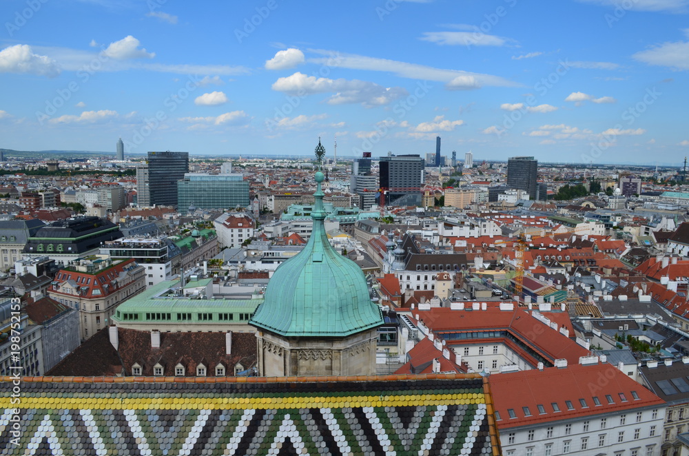 Wiedeń, widok na miasto z  Czarciego Młyna, panorama - obrazy, fototapety, plakaty 