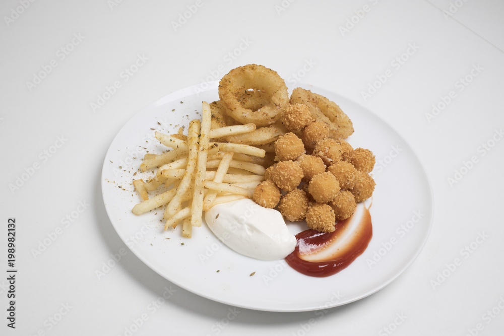 Poster 食べ物 皿 白 軽食 食事 孤立した たっぷりの油で揚げた 健康な 料理 ダイナー ニワトリ おいしい ナッツ 肉 パスタ 料理 栄養分 茶色 野菜 切れ端 ランチ チーズ ダイエット フルーツ Nikkel Art