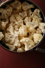 Wall Mural - uncooked cauliflowers in pot