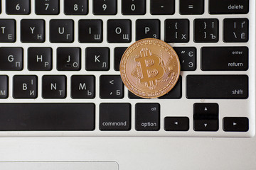 Aufkleber - bitcoin on laptop keyboard