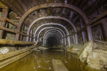 Underground old ore gold mine tunnel shaft passage mining technology with timbering