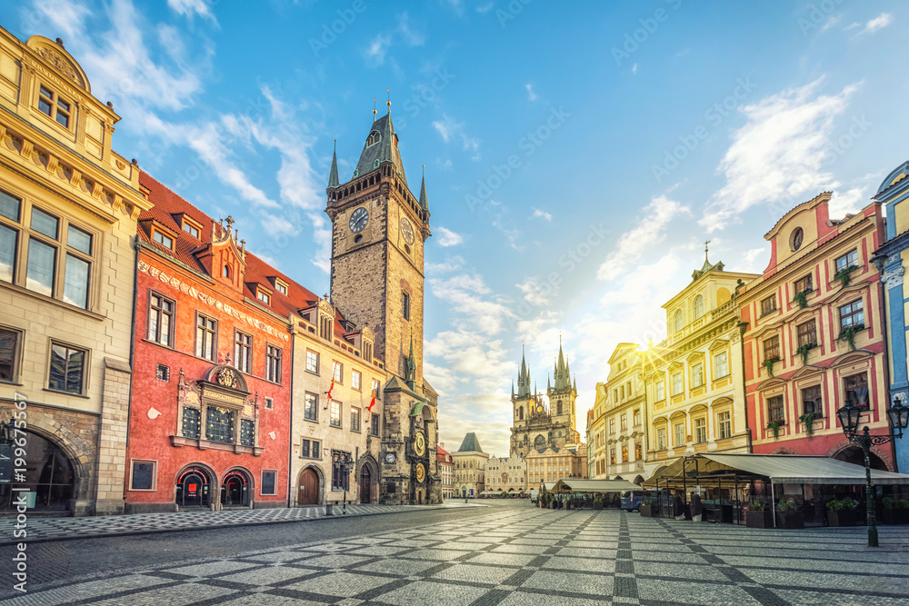 Obraz na płótnie Old Town Hall building with clock tower on Old Town square (Staromestske namesti) in the morning, Prague, Czech Republic w salonie