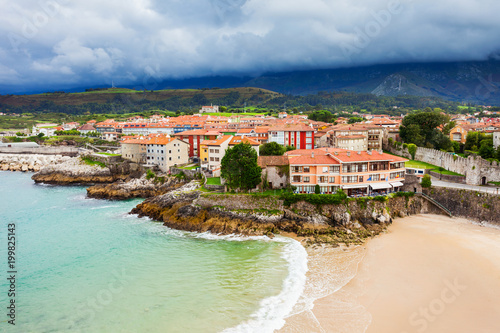 Llanes beach aerial view, Spain Obraz na płótnie