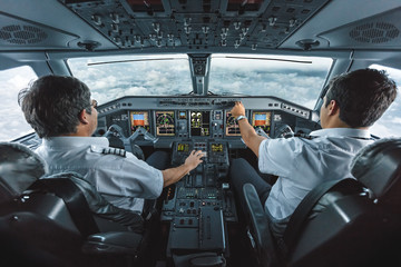 Embraer 190 Cockpit