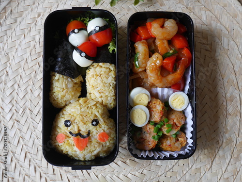 Fotomural Cute Japanese Character Pikachu Bento